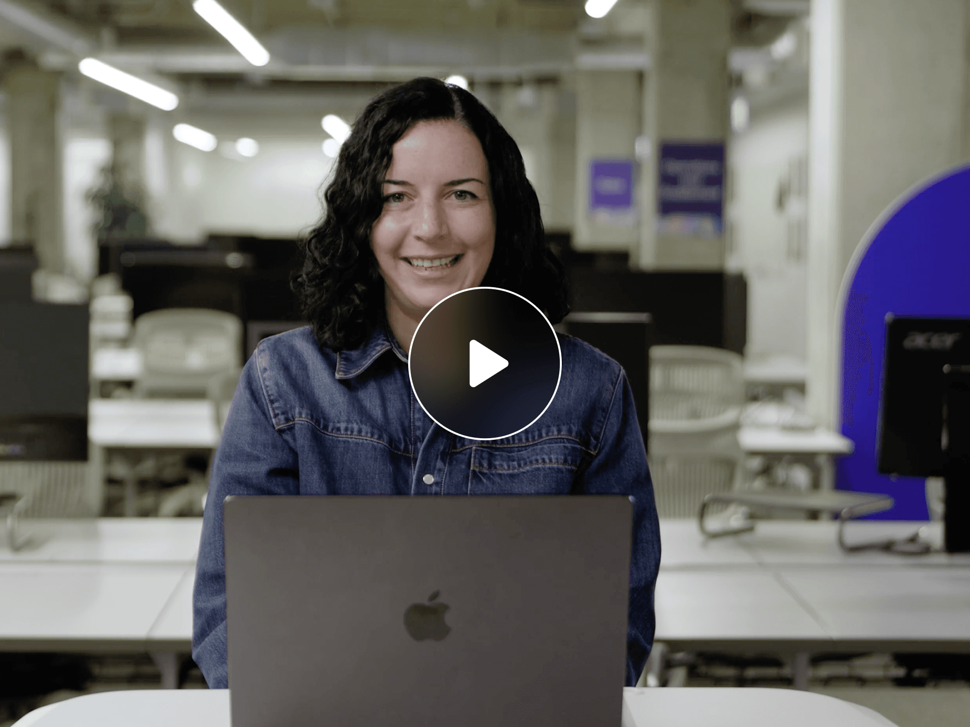 Miniatura de vídeo: Como o AI Feedback nos ajuda a tomar decisões sobre os produtos