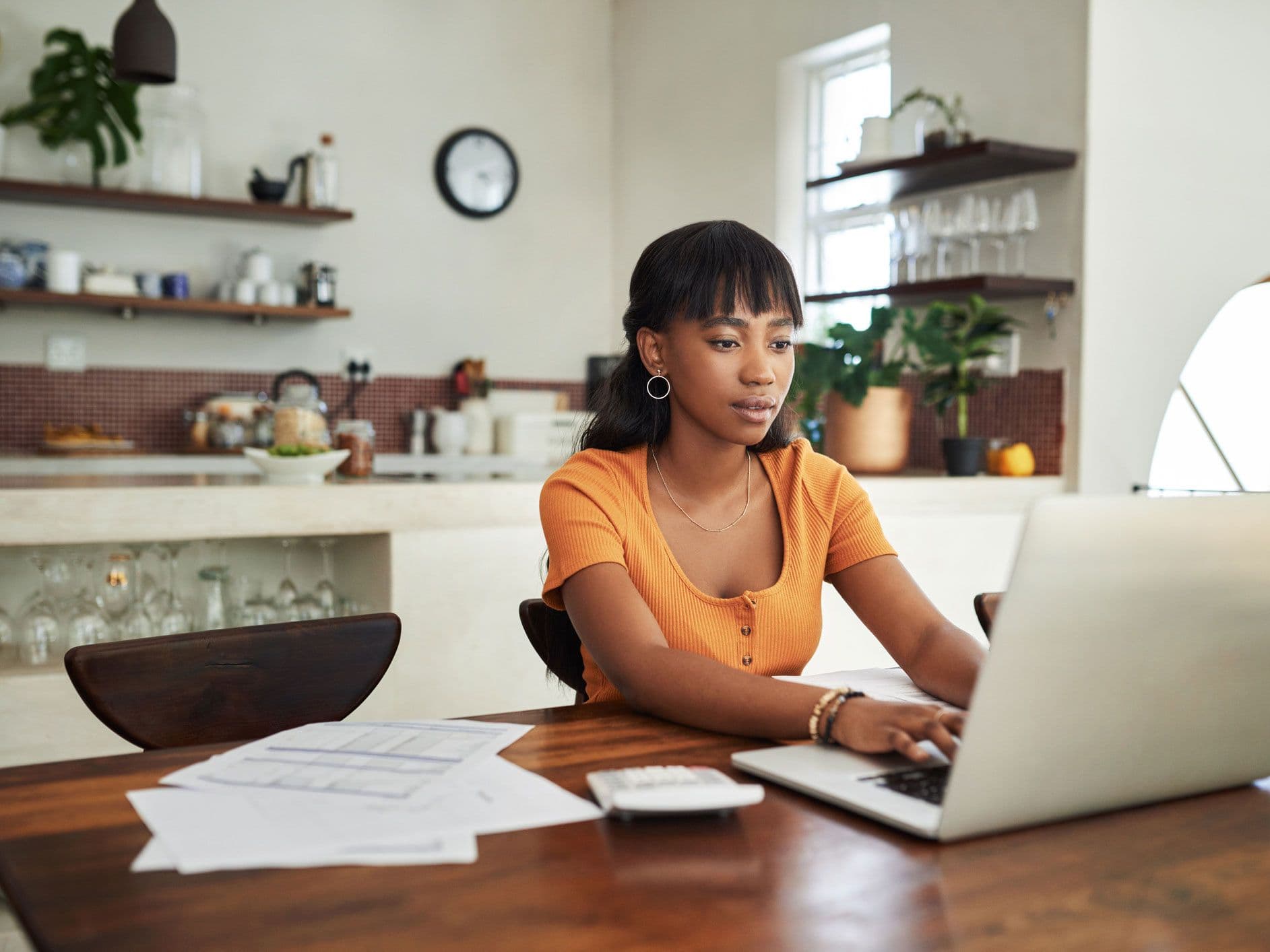 Solução do setor de serviços financeiros que mostra a personalização bancária
